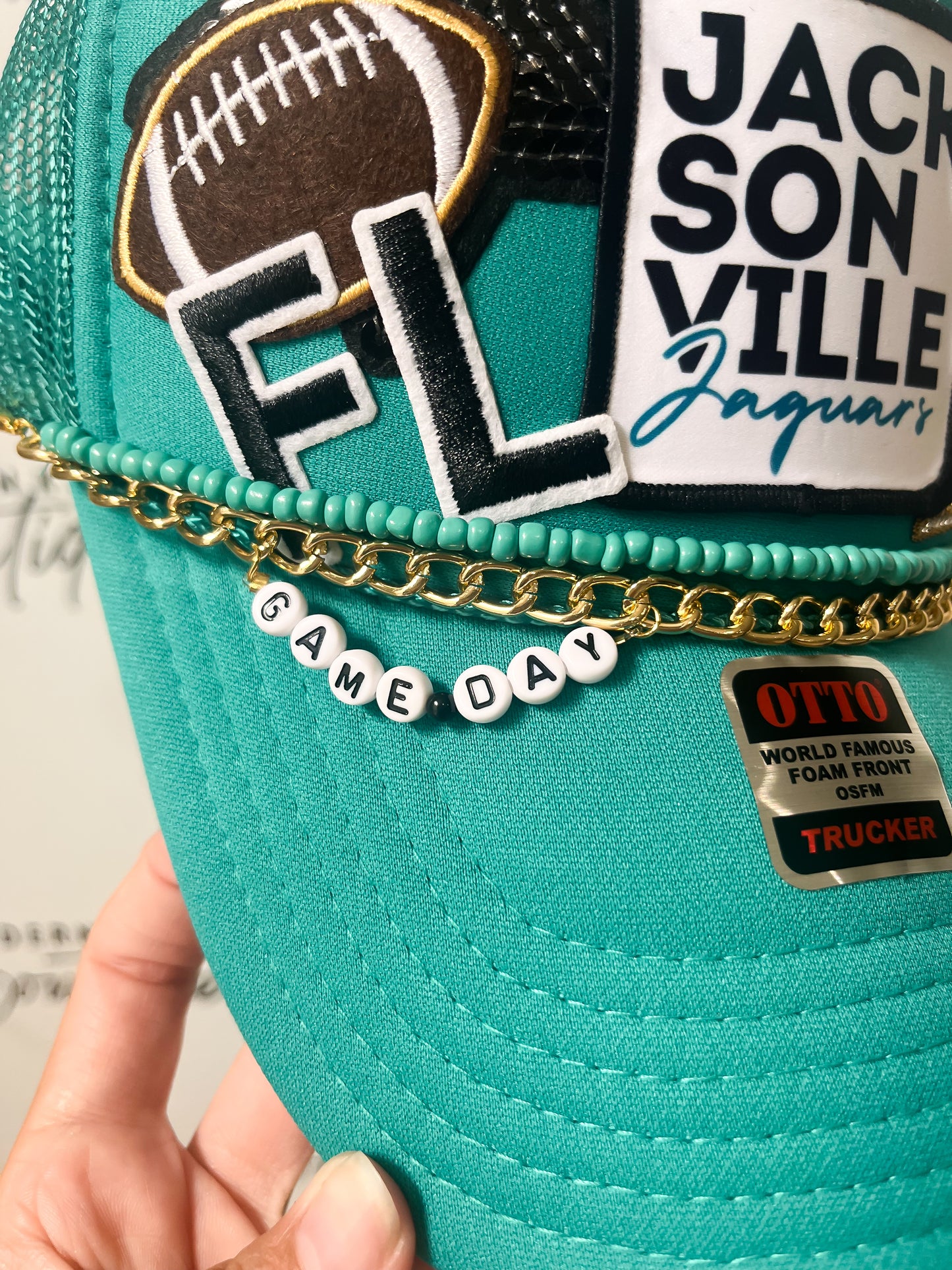 Game Day Dangle Seed Hat Chain