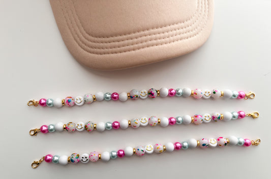 Pretty Smiley Trucker Hat Chain